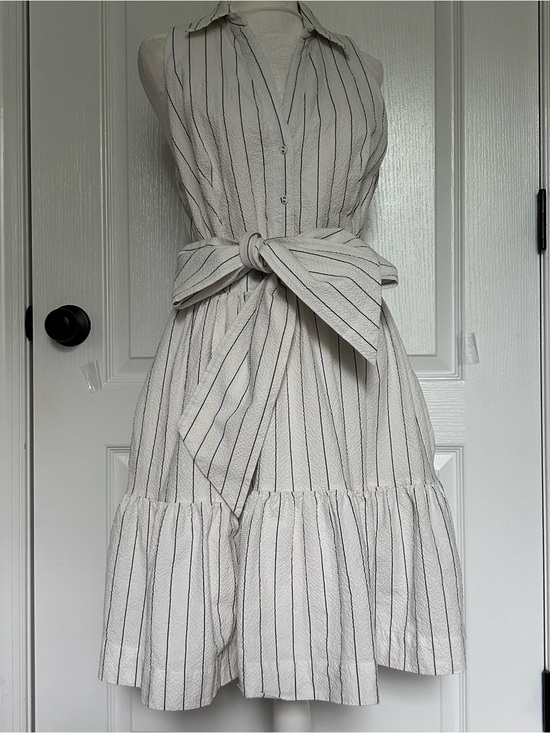 Vineyard Vines Dresses & Skirts - Vineyard Vines Kentucky Derby Seersucker  Tiered White Pinstripe Midi Dres Sz 8